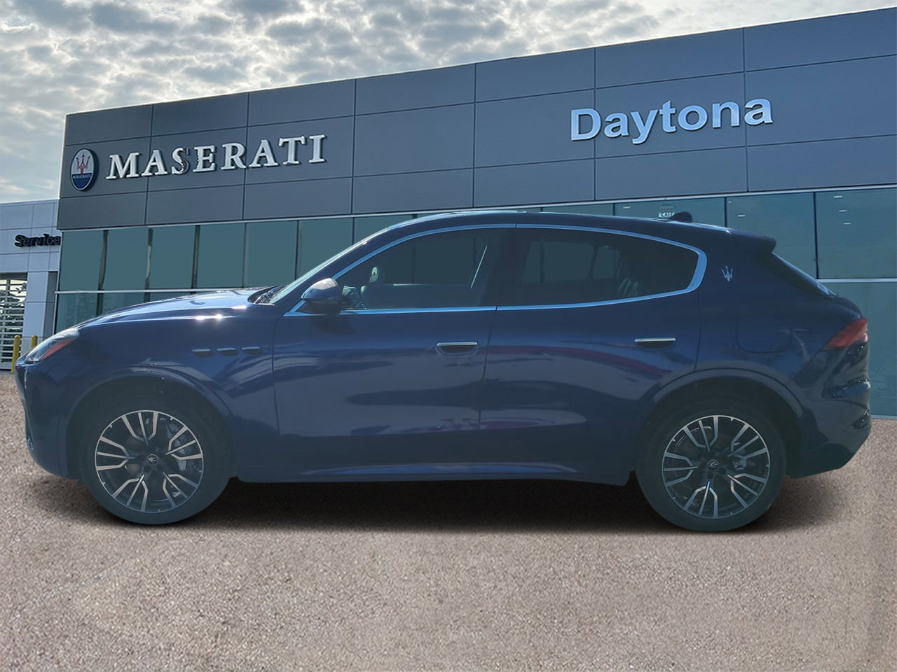 New 2025 Maserati Grecale GT image 6