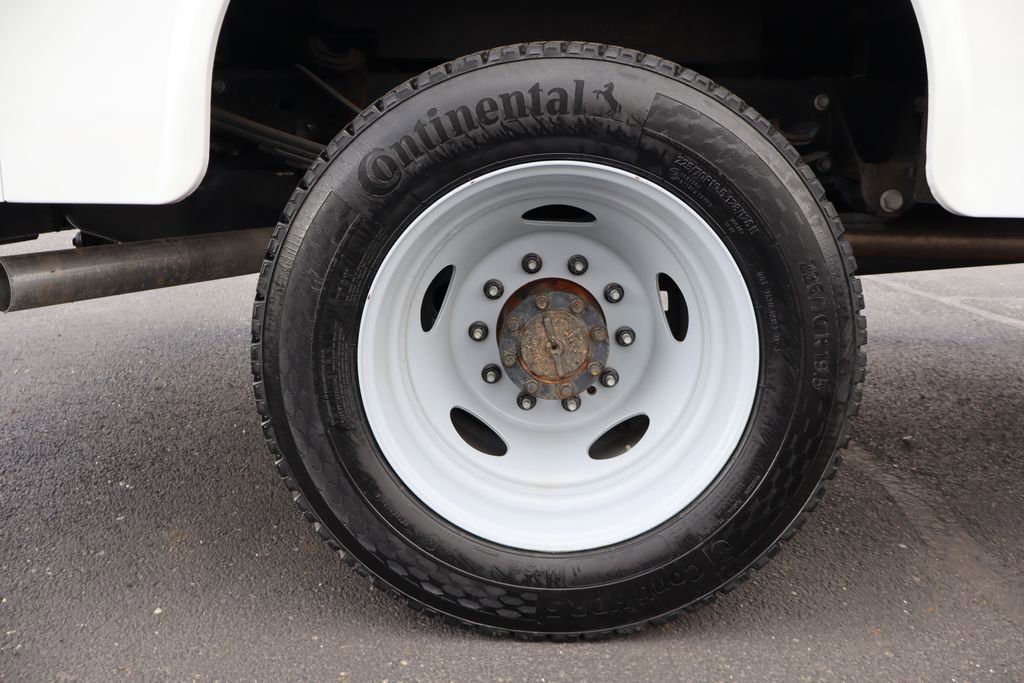 New 2026 Ford F550 4x4 Supercab Super Duty image 13