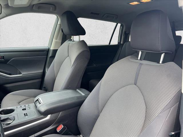 Certified 2025 Toyota Highlander LE image 16