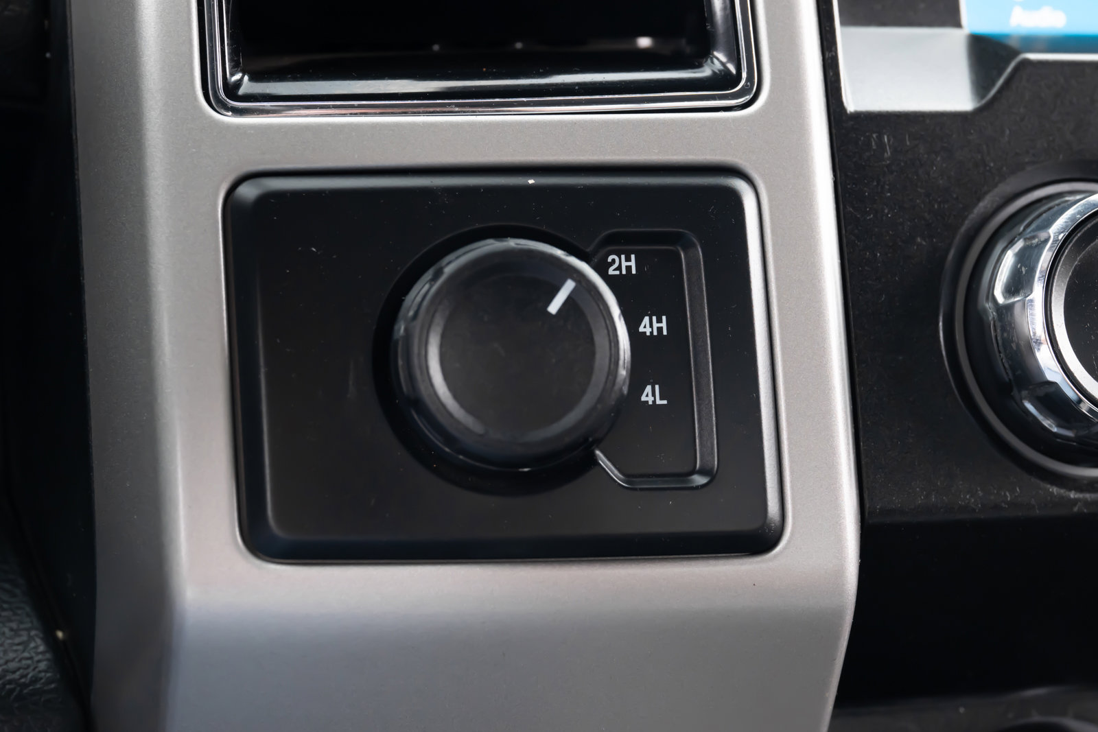 Used 2019 Ford F350 Lariat image 41