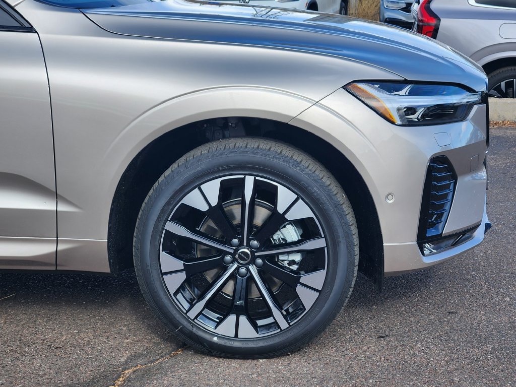 New 2026 Volvo XC60 B5 Plus w/ Protection Package Premier AWD/4WD image 29