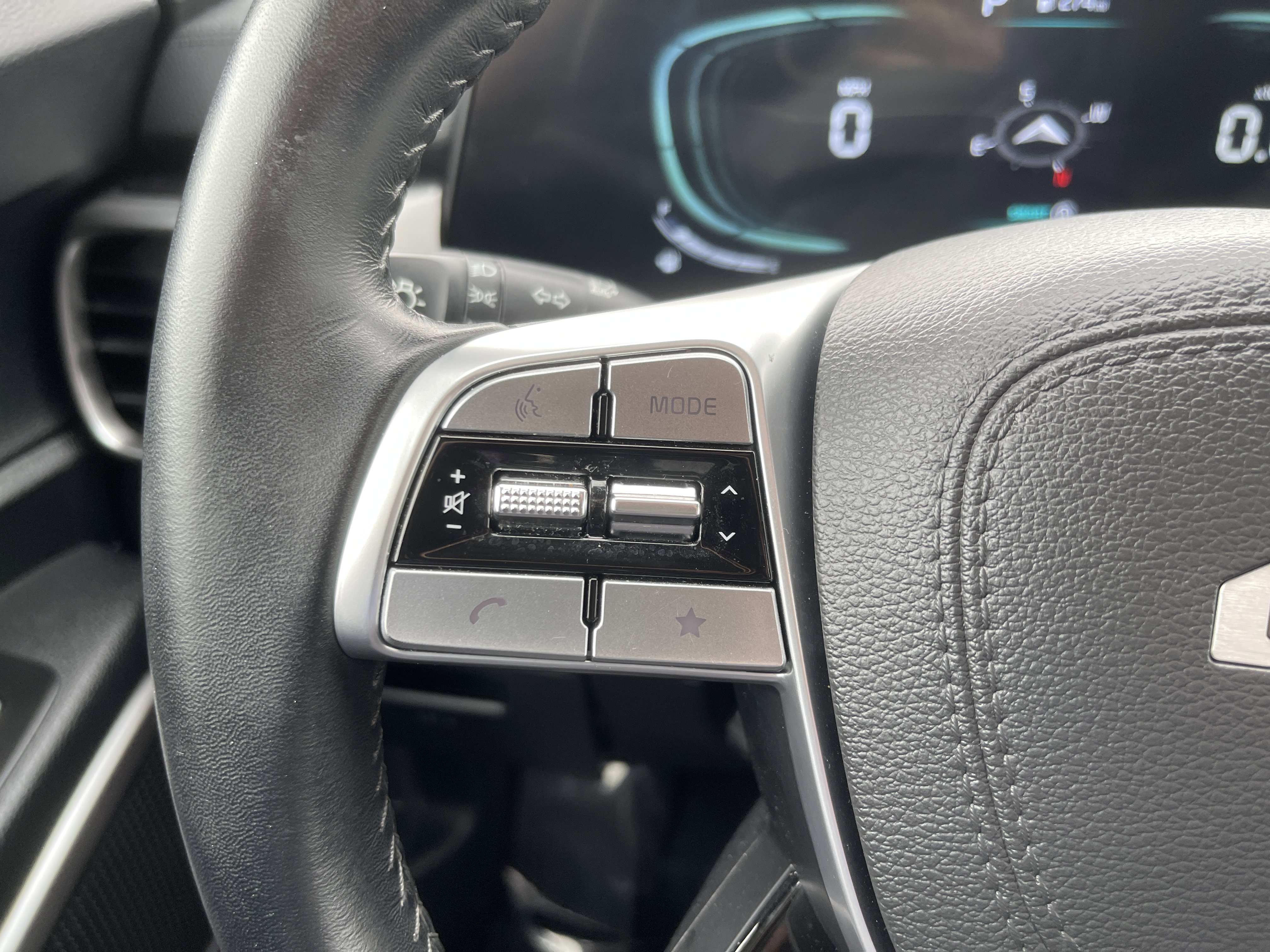 Used 2025 Kia Telluride S image 19