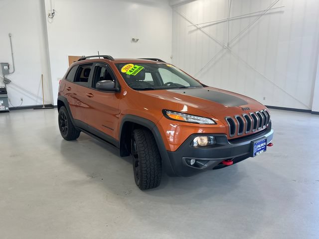 Used 2016 Jeep Cherokee Trailhawk w/ Leather Interior Group AWD/4WD image 3