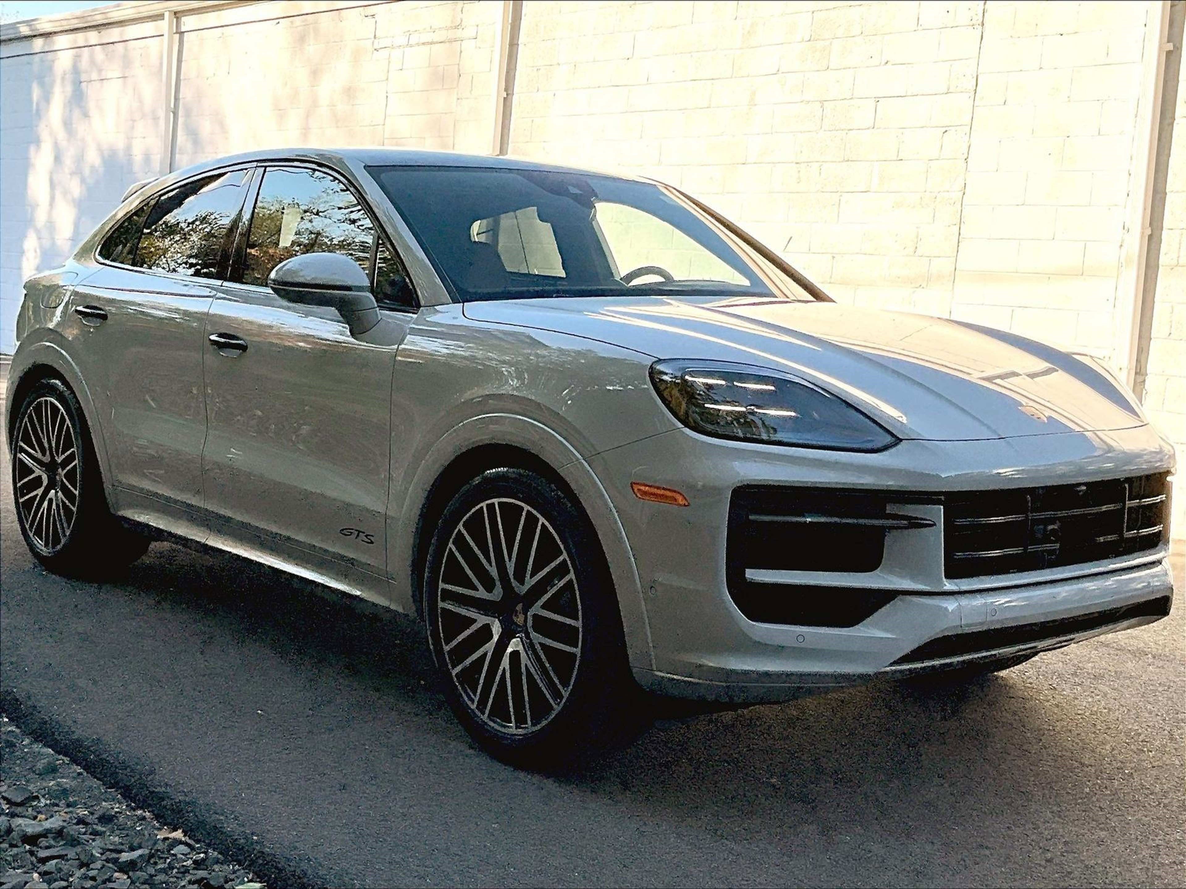 New 2026 Porsche Cayenne GTS image 7