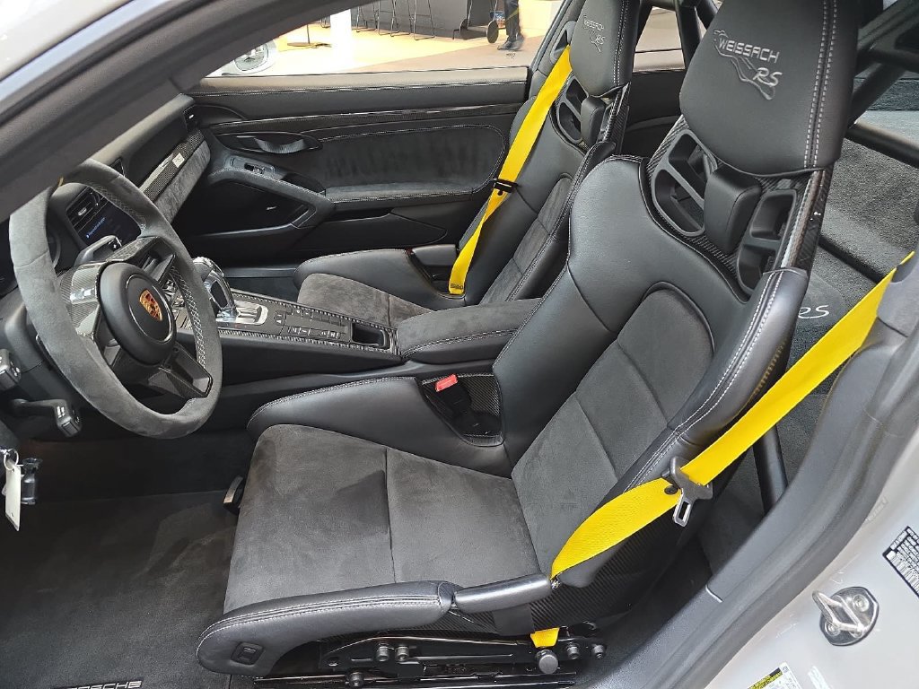 Certified 2018 Porsche 911 GT2 RS RWD image 5