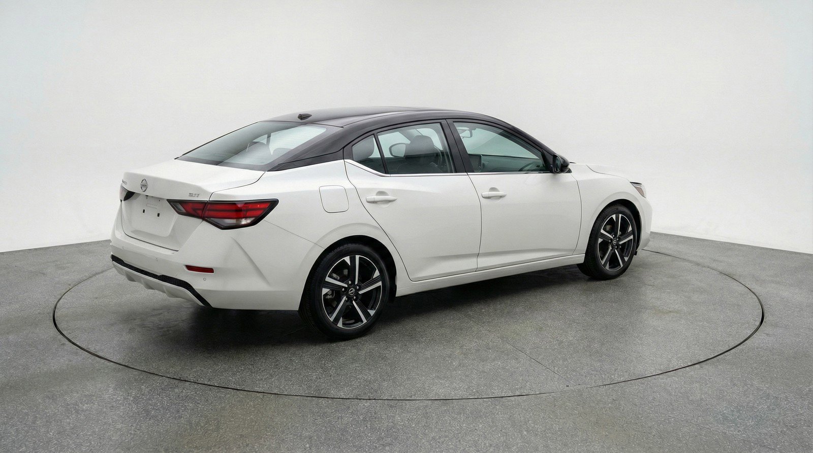 Used 2025 Nissan Sentra SV image 7