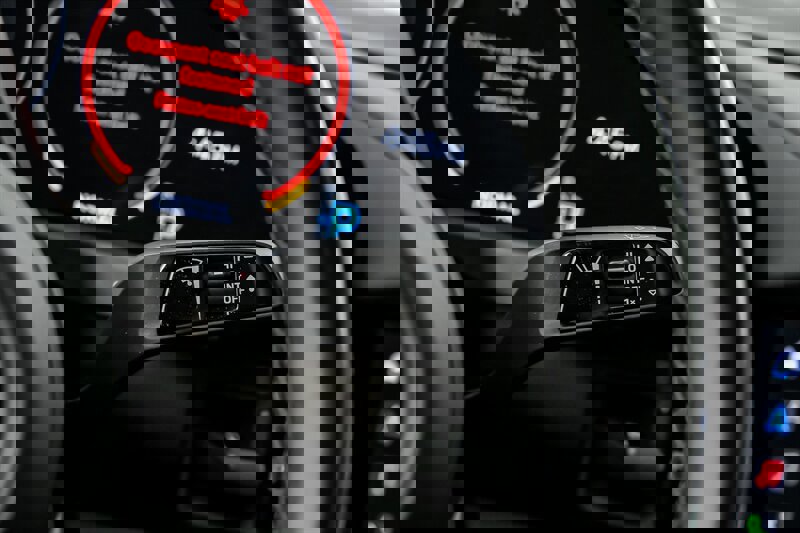 Used 2021 Porsche Taycan image 30