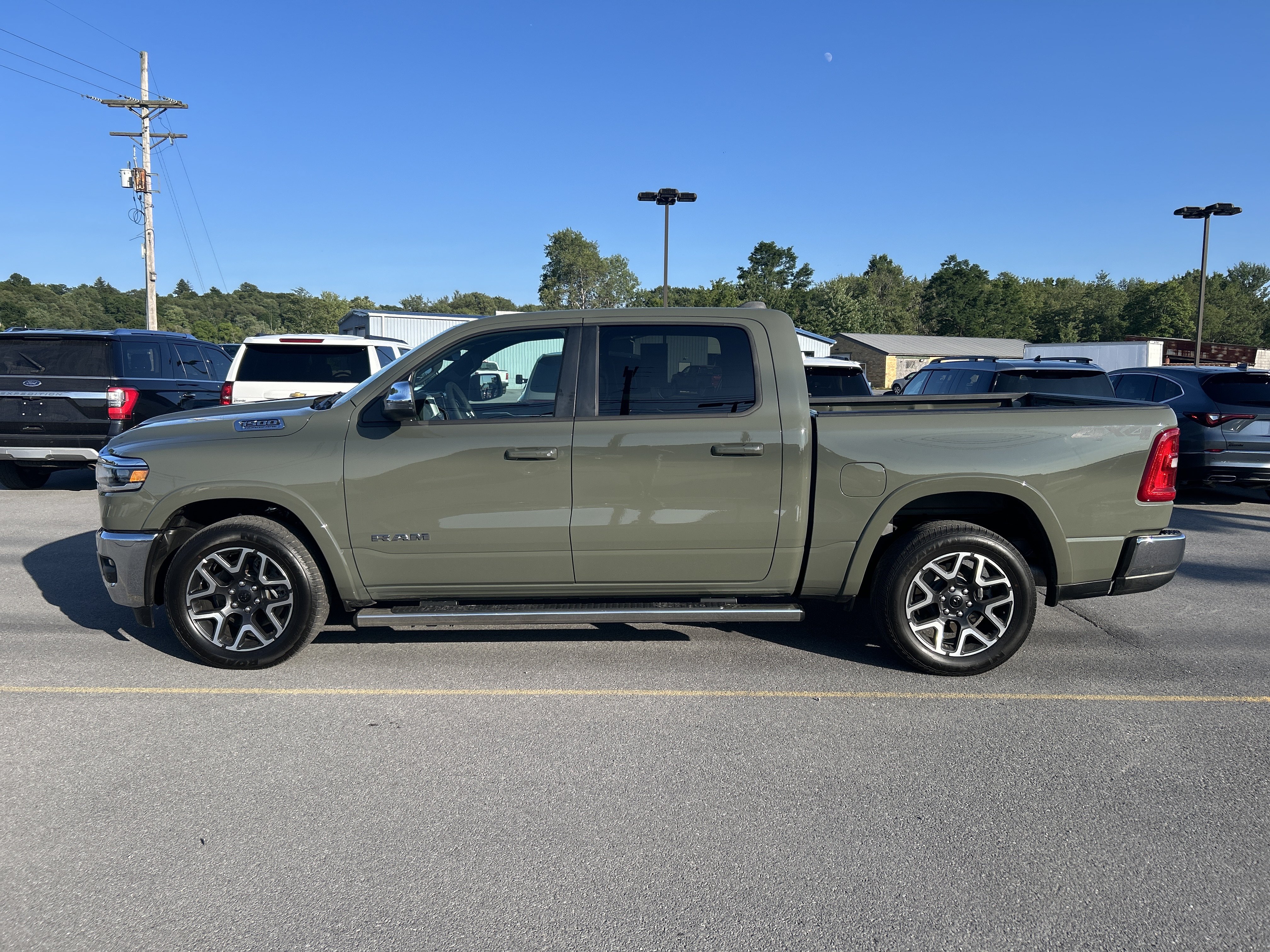 Used 2026 RAM 1500 Laramie AWD/4WD image 12