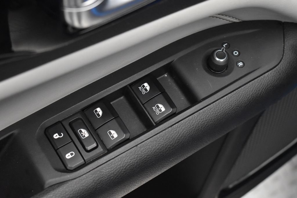 Used 2025 Jeep Compass Limited AWD/4WD image 12