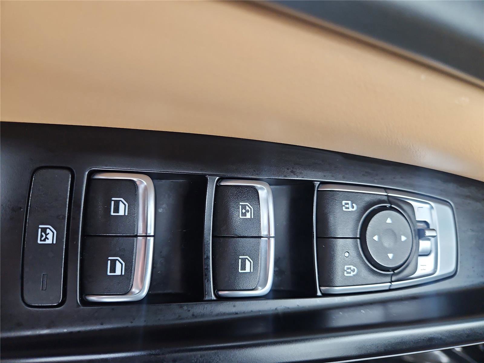 Used 2023 Kia Carnival LX image 14