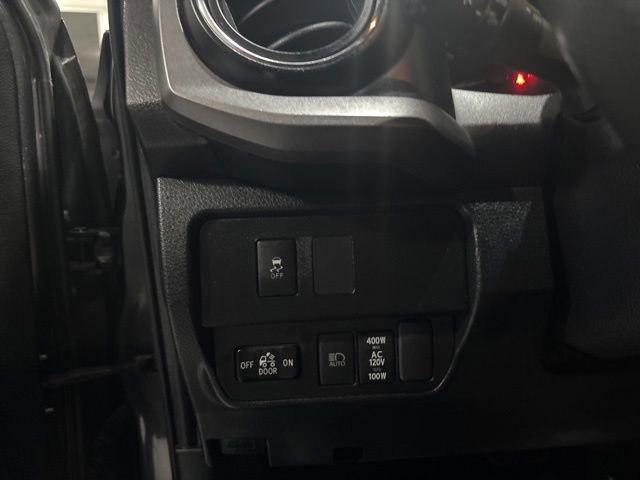 Used 2021 Toyota Tacoma TRD Off-Road w/ Technology Package AWD/4WD image 15