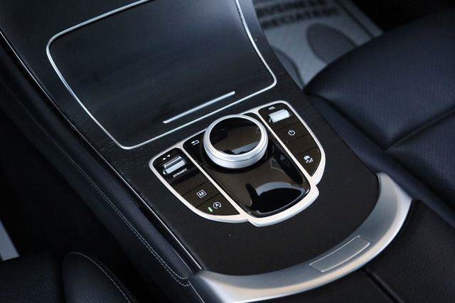 Used 2019 Mercedes-Benz GLC 300 4MATIC image 33