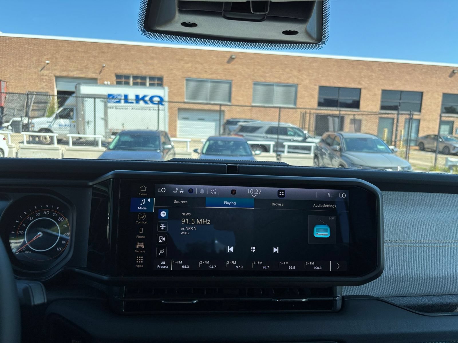 Used 2025 Jeep Wrangler Unlimited Sahara AWD/4WD image 14