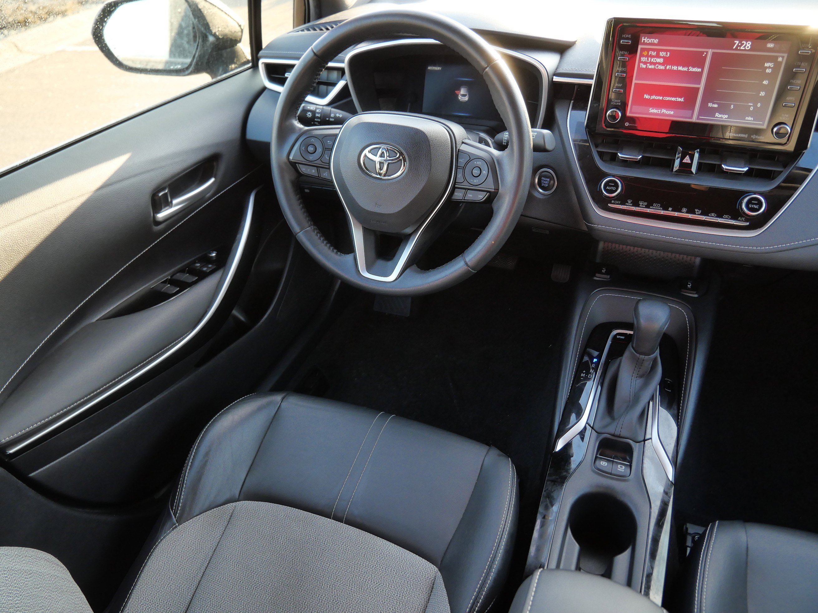 Used 2019 Toyota Corolla XSE image 10