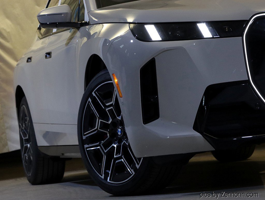 Used 2026 BMW iX xDrive45 image 3