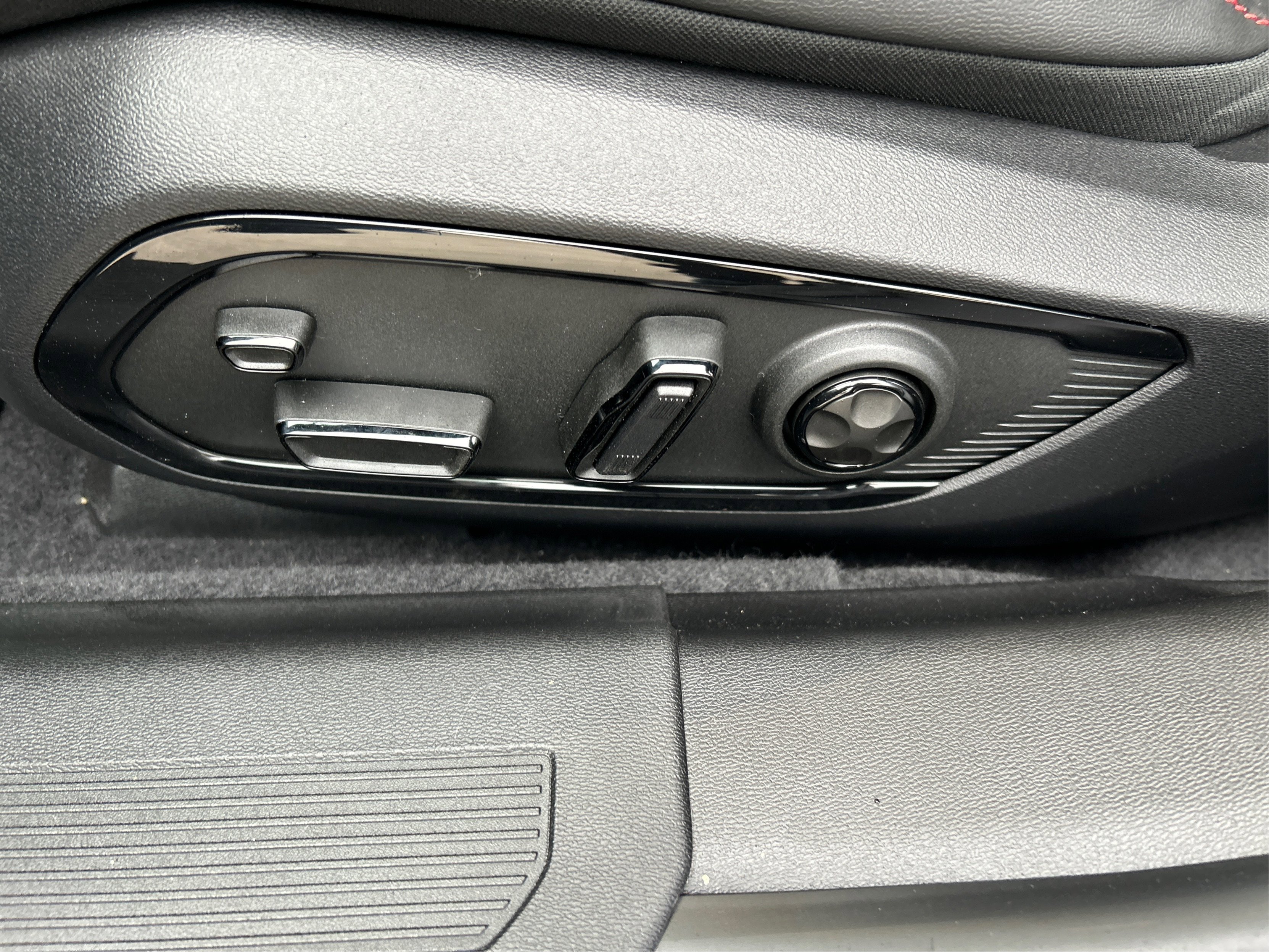 New 2026 Dodge Charger R/T AWD/4WD image 18