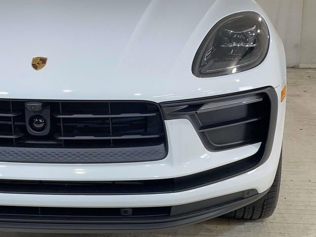 New 2026 Porsche Macan image 4