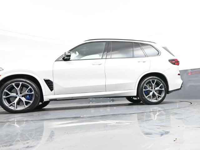 Used 2025 BMW X5 M60i AWD/4WD image 37
