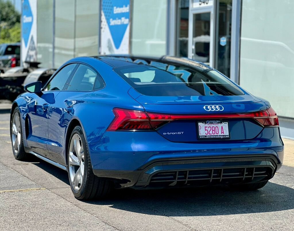 Used 2022 Audi e-tron GT Premium Plus AWD/4WD image 3