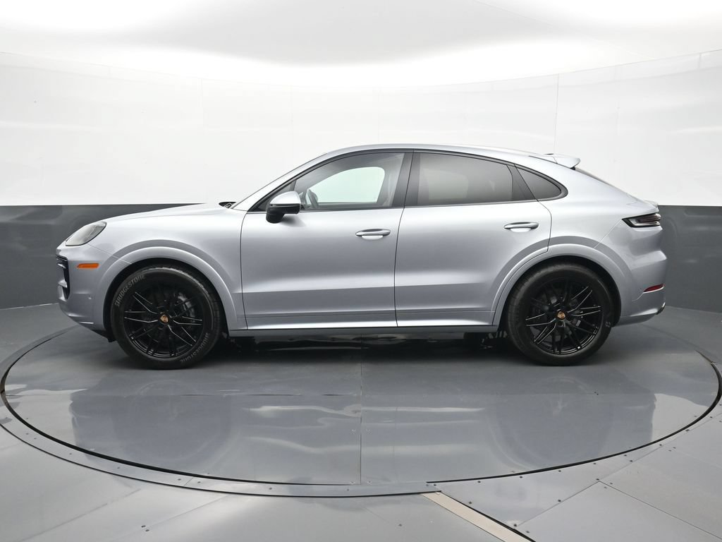 Certified 2025 Porsche Cayenne Coupe AWD/4WD image 2