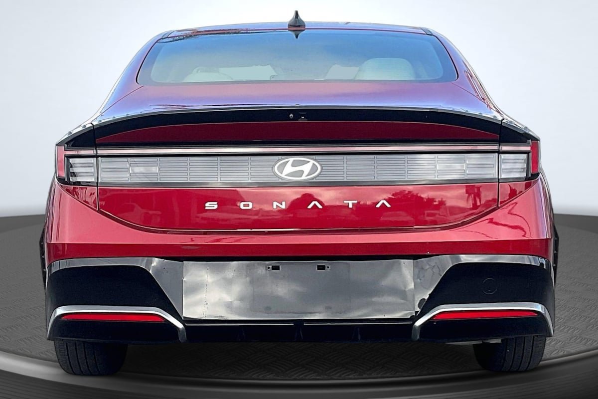 Used 2025 Hyundai Sonata SEL FWD image 4