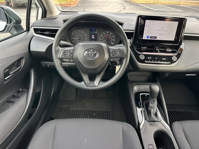 Used 2025 Toyota Corolla LE FWD image 10