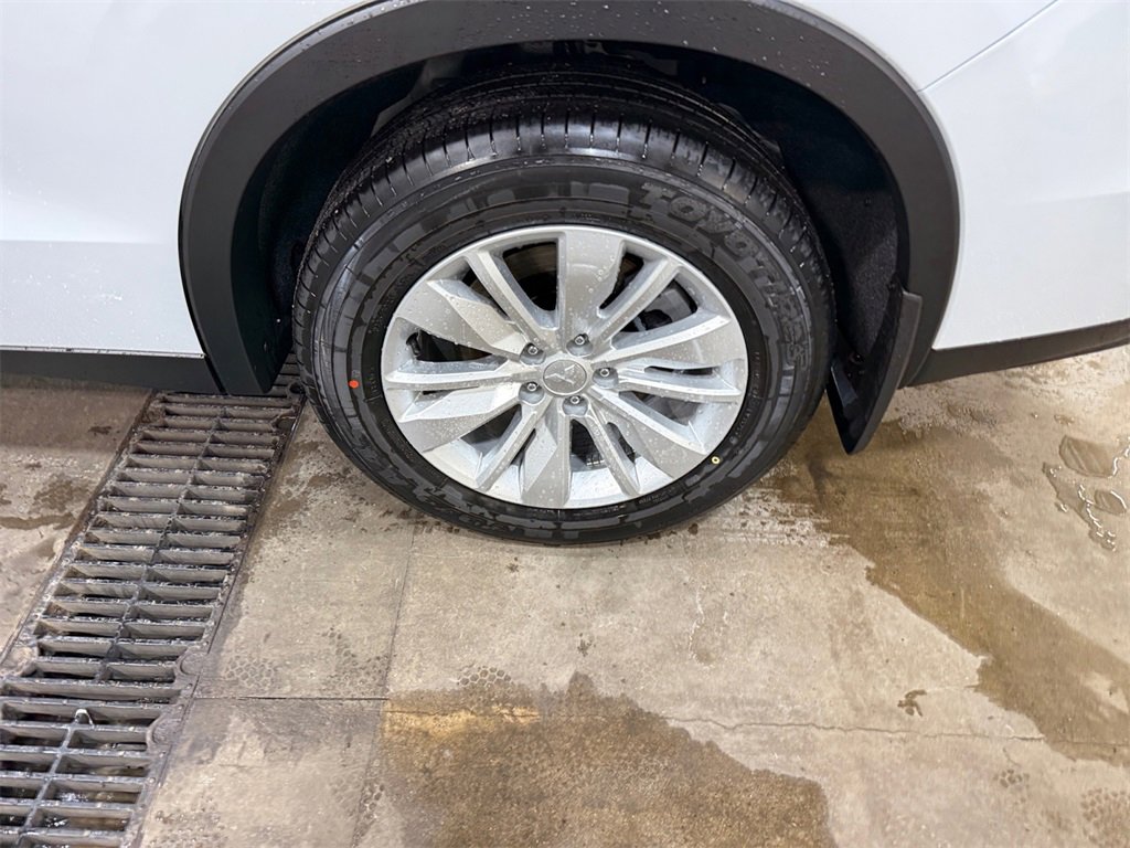 New 2025 Mitsubishi Outlander ES image 36