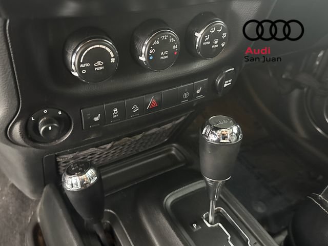 Used 2017 Jeep Wrangler Unlimited Rubicon w/ Connectivity Group AWD/4WD image 39