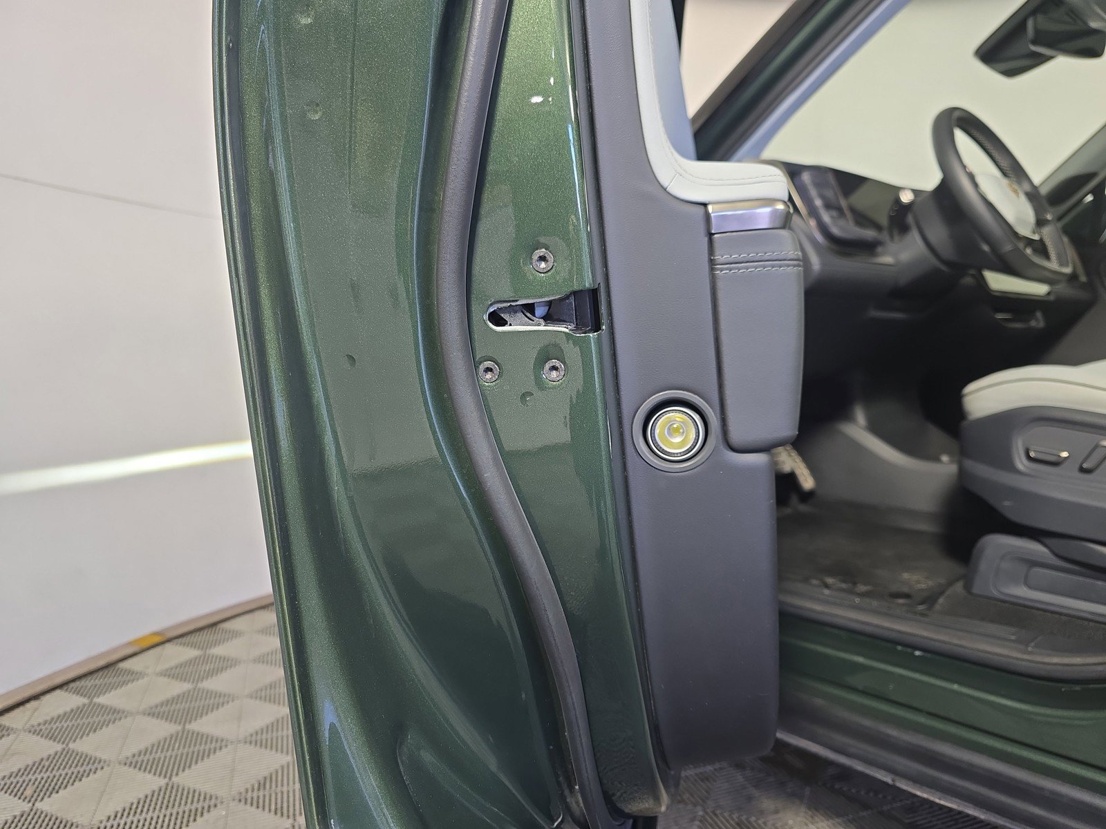 Used 2022 Rivian R1T Launch Edition image 30