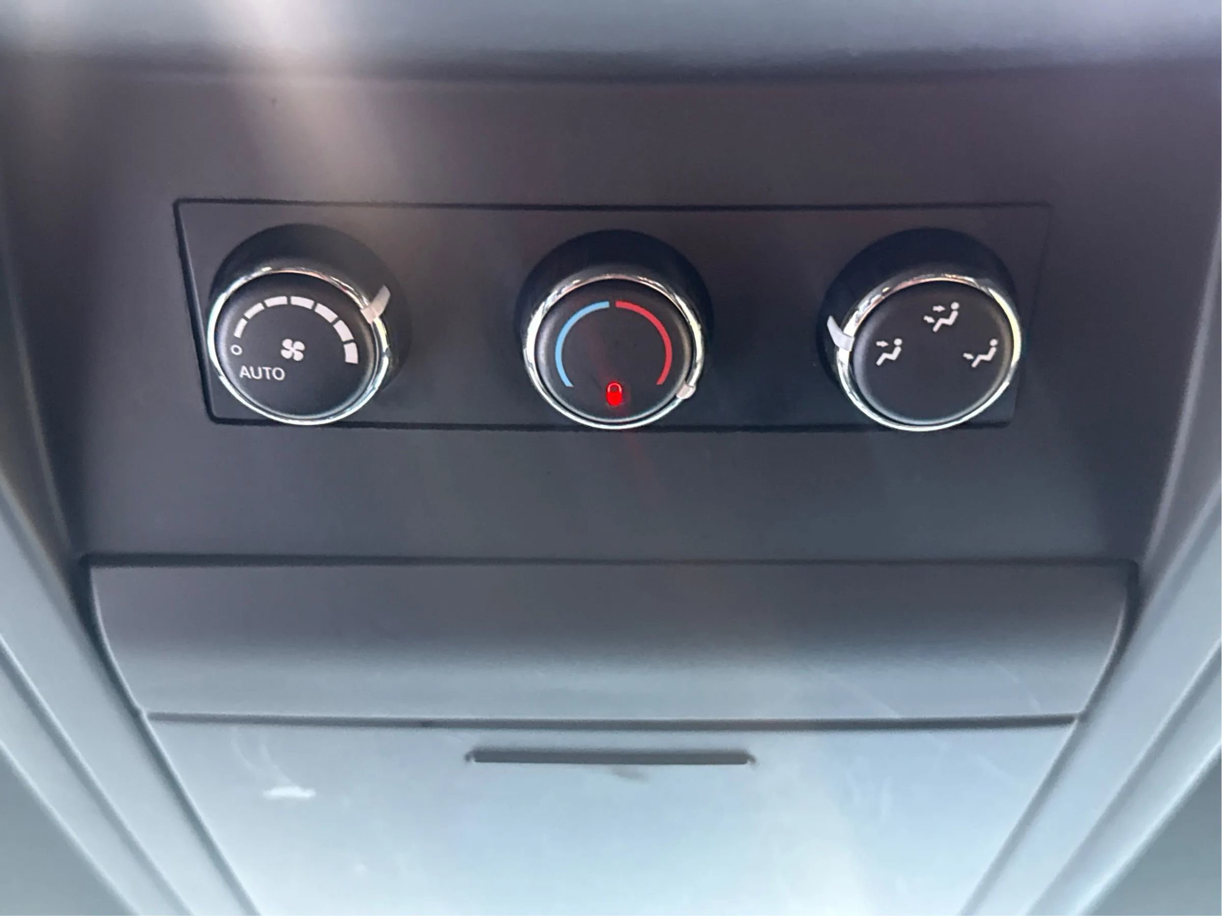 Used 2016 Dodge Grand Caravan R/T FWD image 30