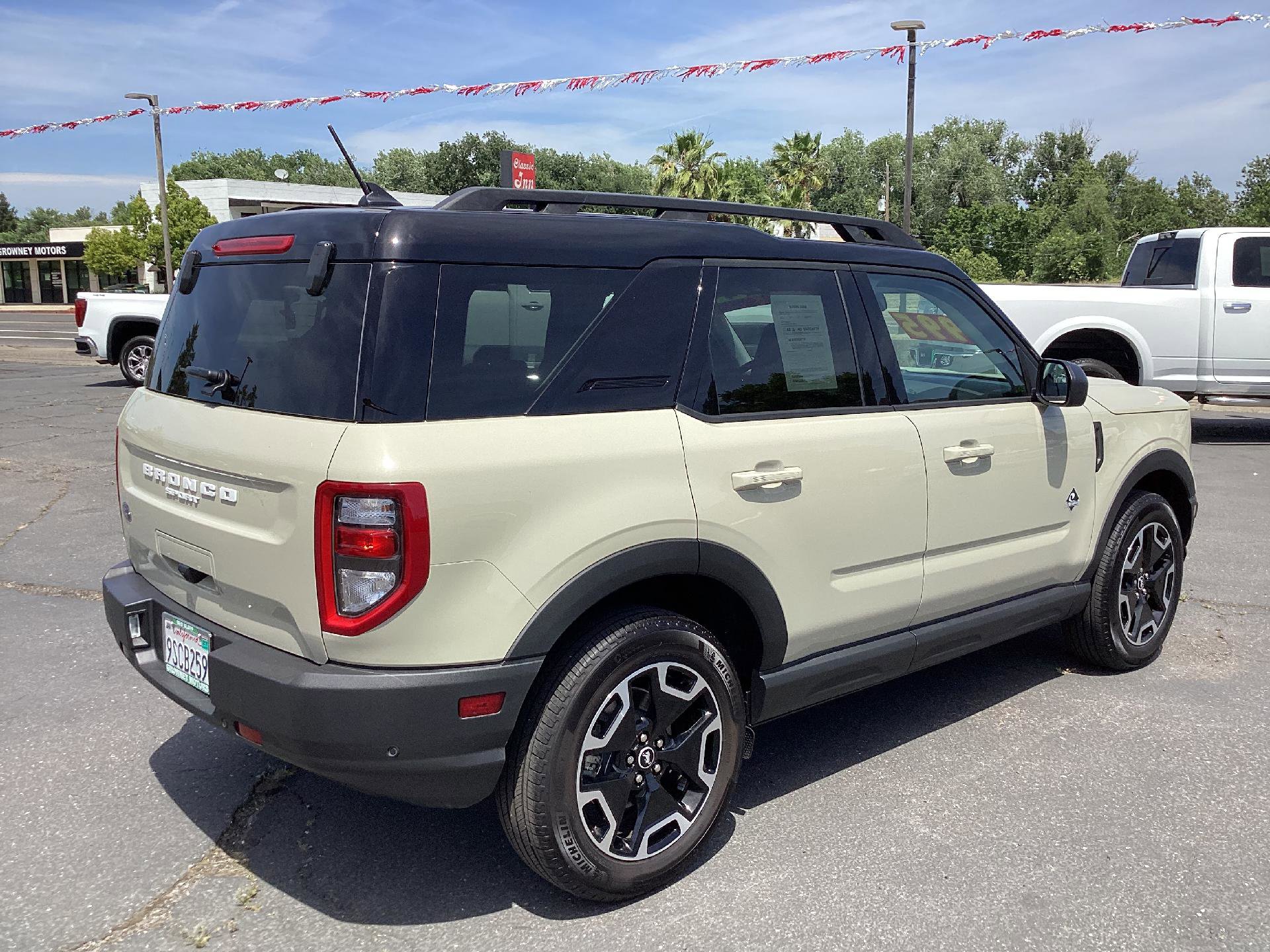 Used 2024 Ford Bronco Sport Outer Banks w/ Tech Package AWD/4WD image 3