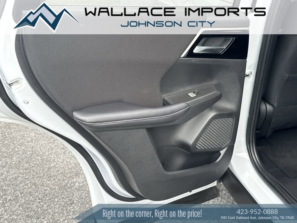 Used 2024 Mitsubishi Outlander ES AWD/4WD image 32