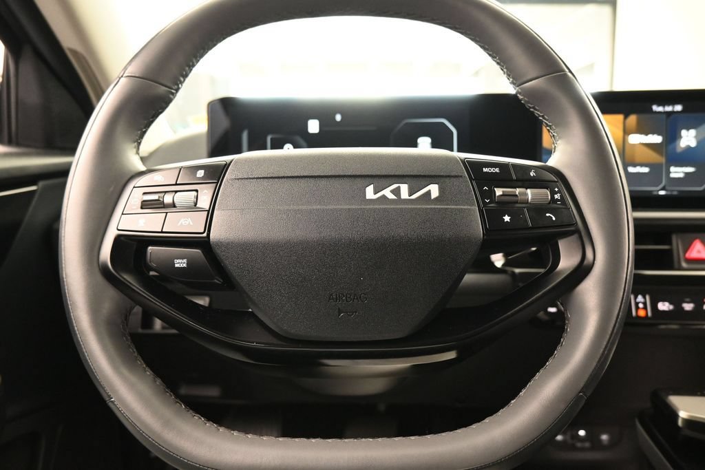 Used 2025 Kia EV6 Light RWD image 29