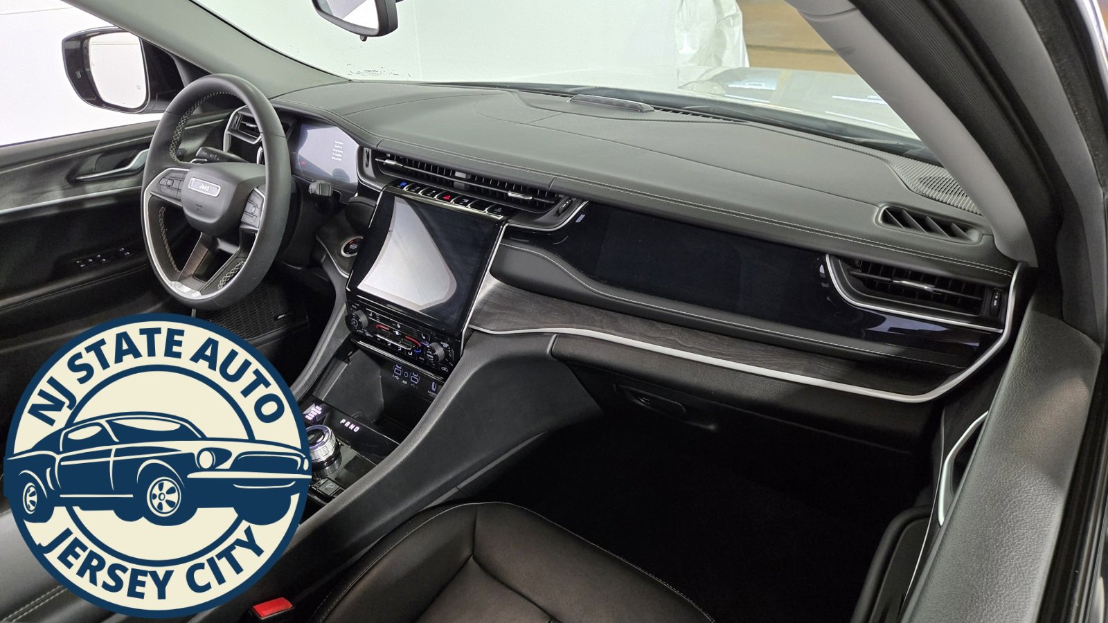 Used 2022 Jeep Grand Cherokee Limited 4xe image 34