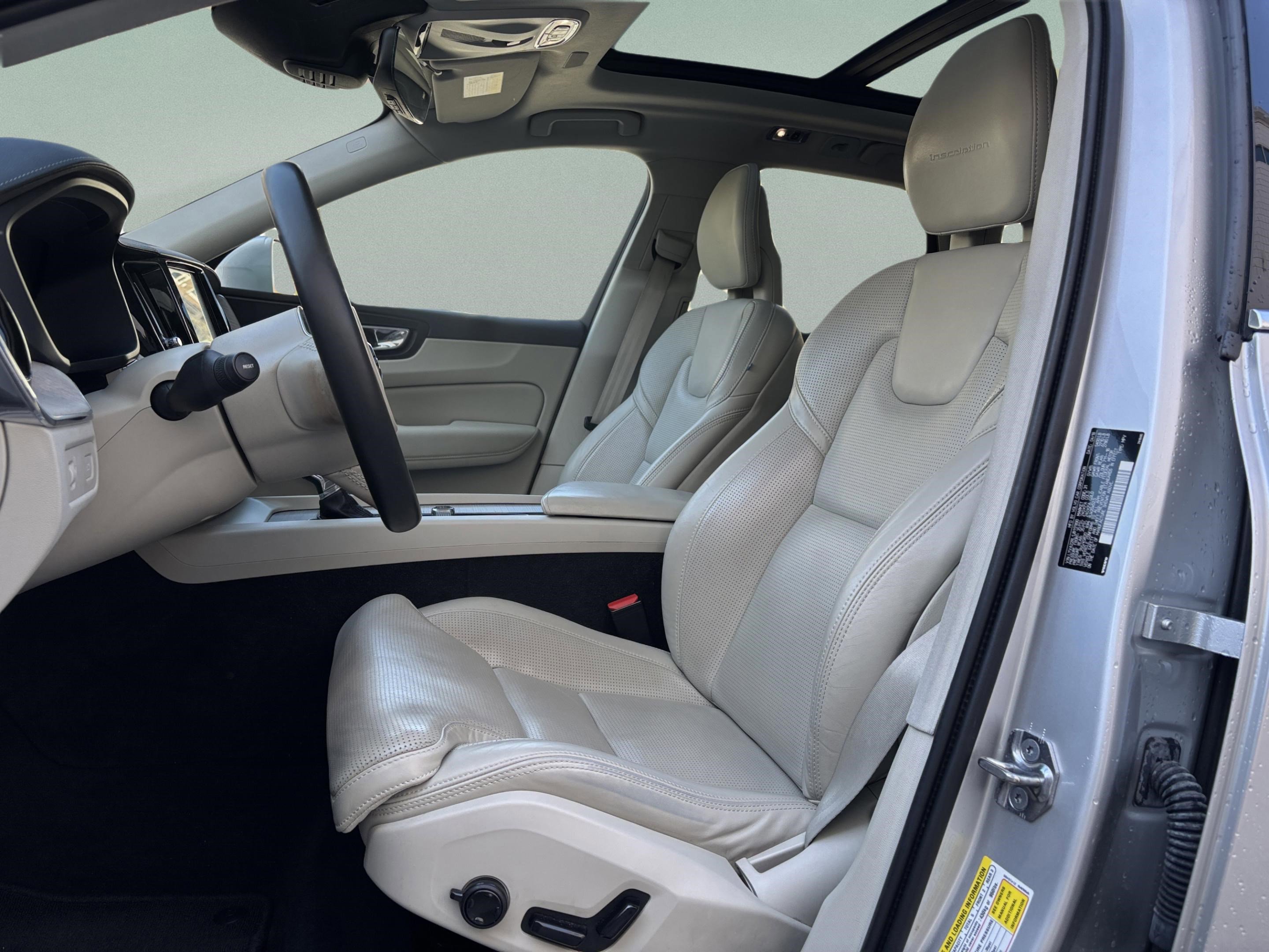 Used 2018 Volvo XC60 T6 Inscription w/ Luxury Seat Package image 14