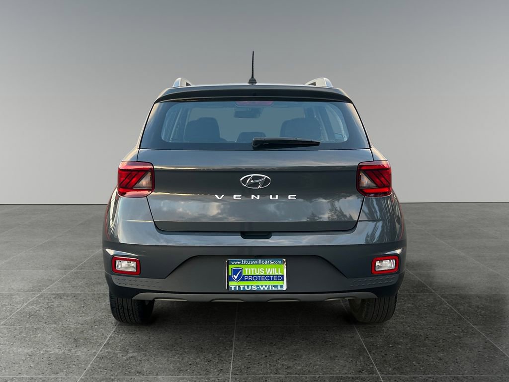 Certified 2025 Hyundai Venue SEL image 6