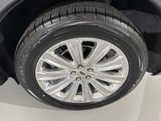 Used 2022 Ford Explorer Limited w/ Equipment Group 301A RWD image 7