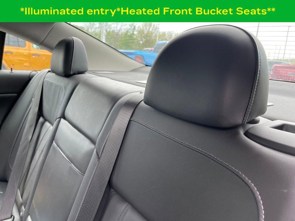 Used 2013 Buick Regal Leather FWD image 6