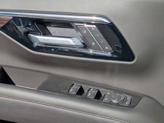 New 2026 Chevrolet Tahoe Premier w/ Sun And Tow Package AWD/4WD image 17