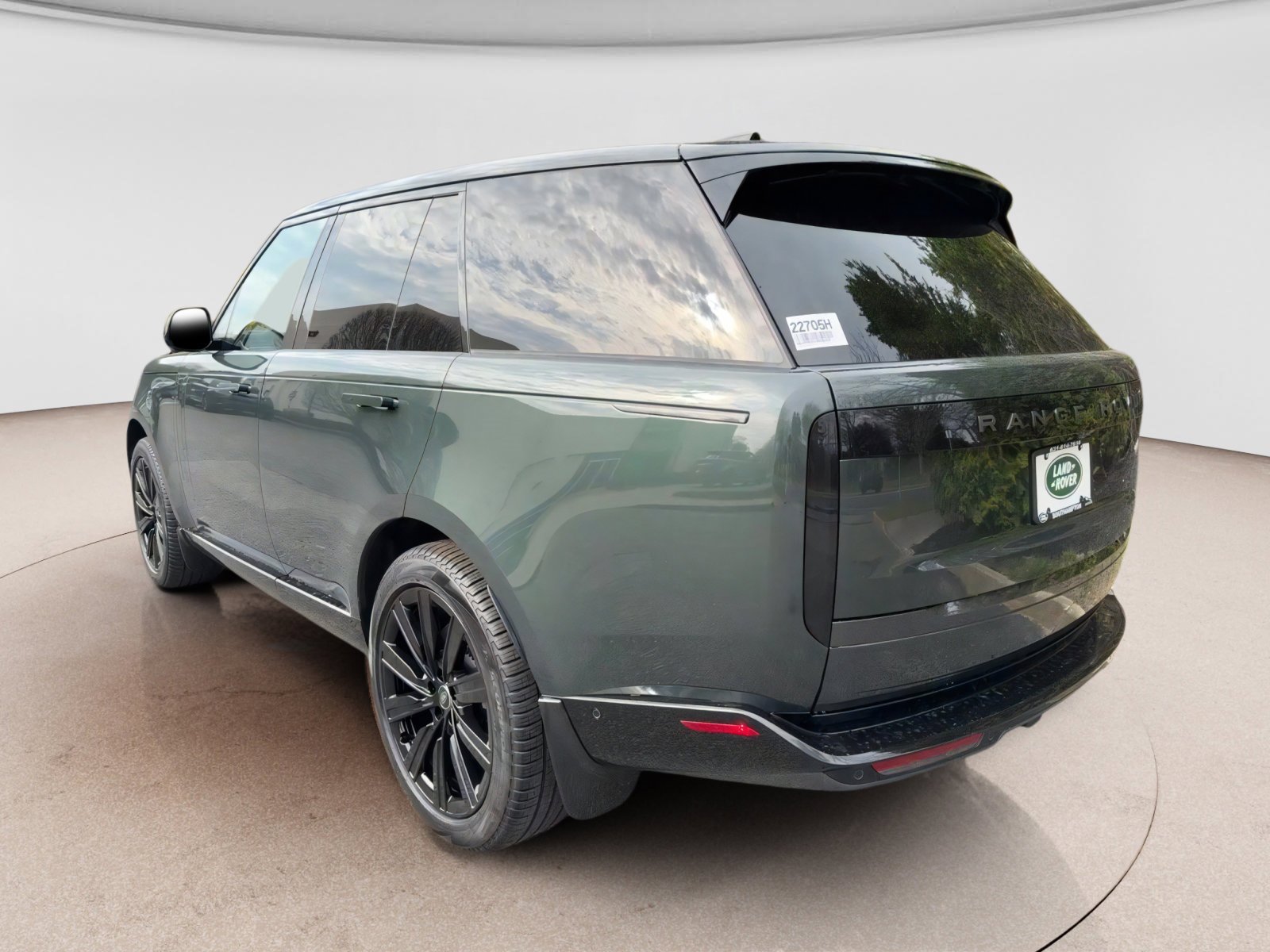 New 2025 Land Rover Range Rover SE image 3