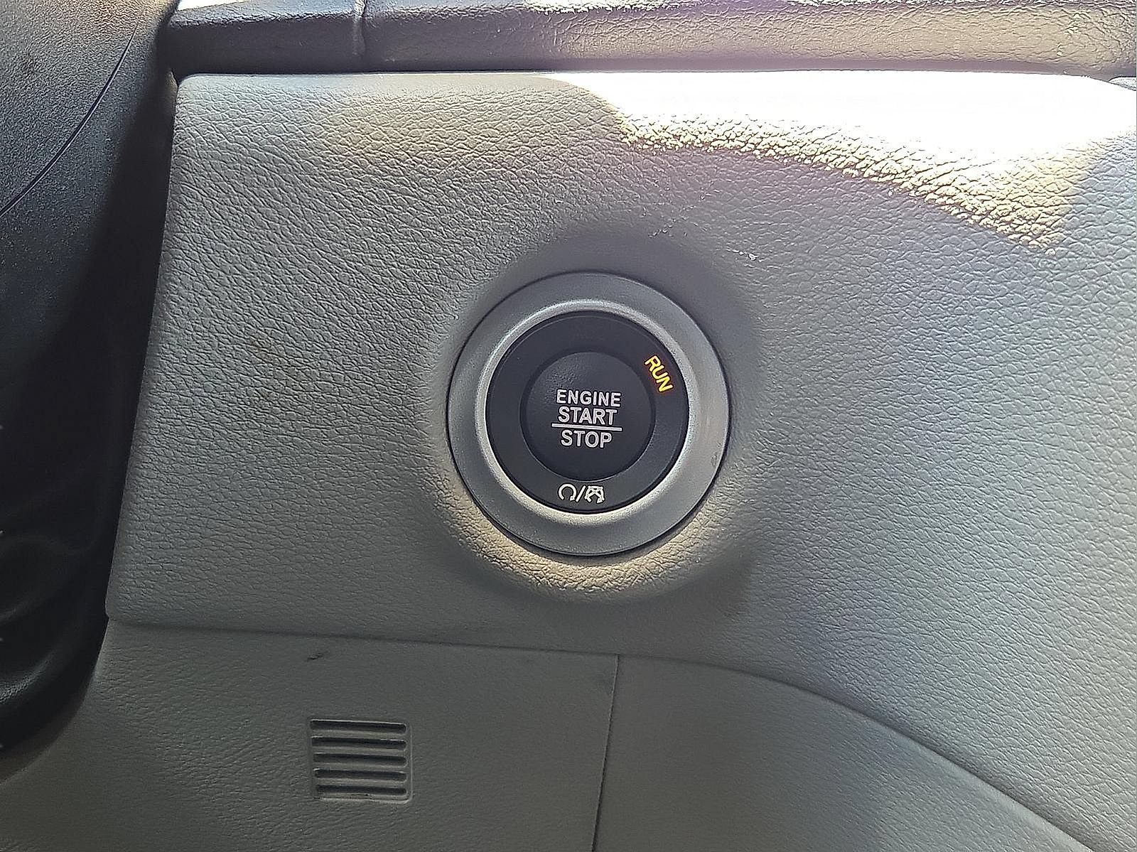 Used 2023 Chrysler Voyager LX FWD image 21
