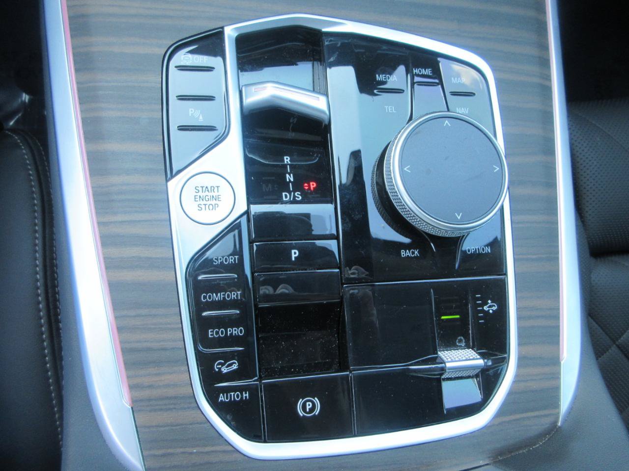 Used 2025 BMW X7 xDrive40i w/ Premium Package AWD/4WD image 58