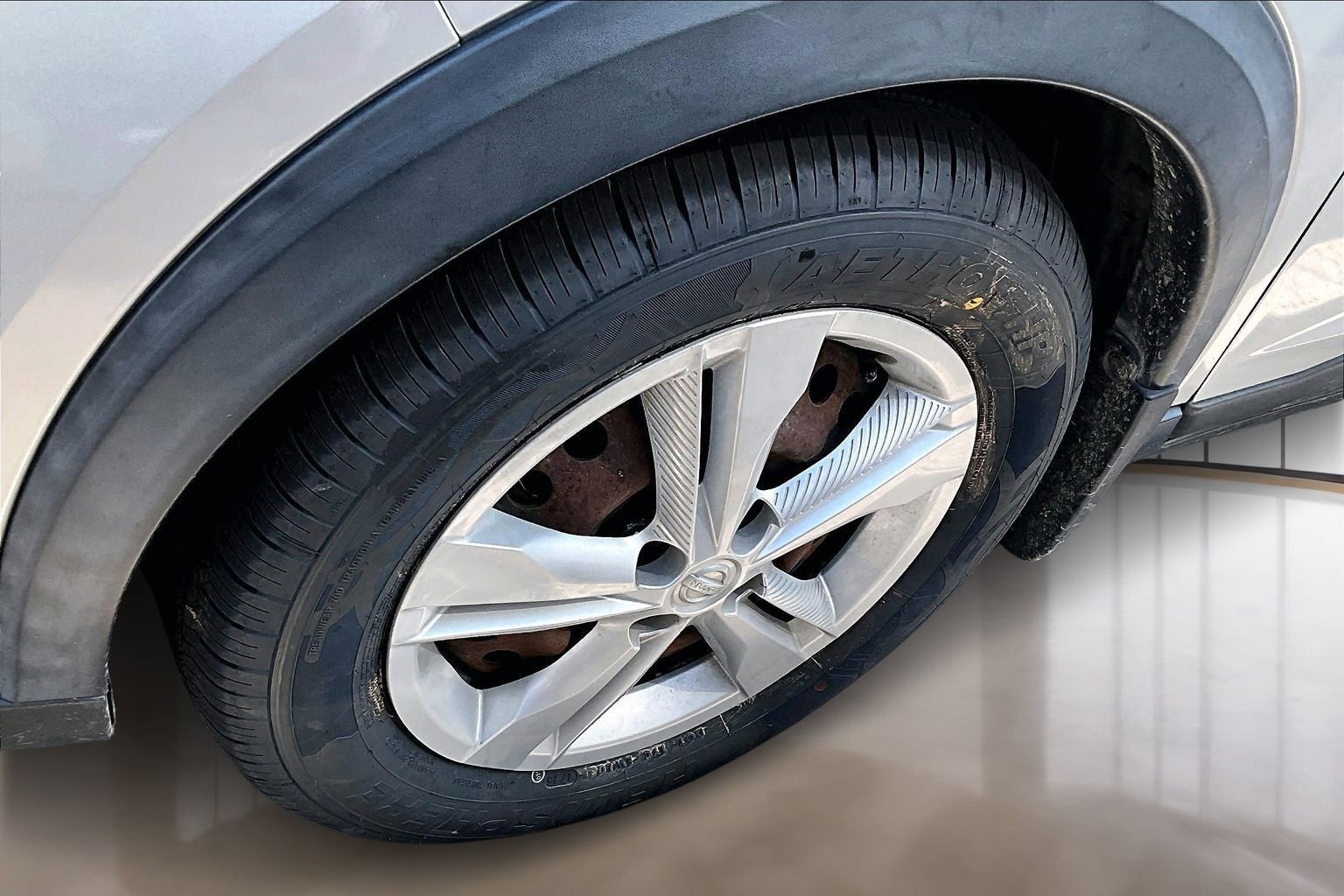 Used 2020 Nissan Kicks S image 30