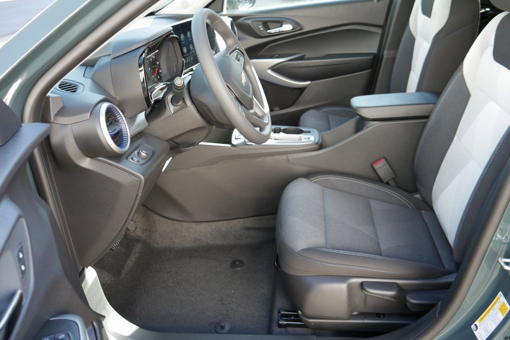 New 2026 Chevrolet Trax LS image 8