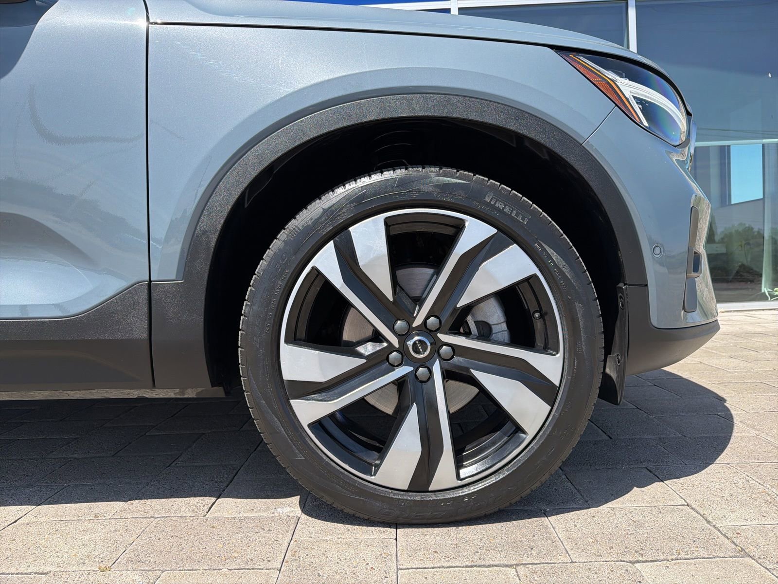 Used 2023 Volvo XC40 B5 Ultimate w/ Protection Package Premier AWD/4WD image 8