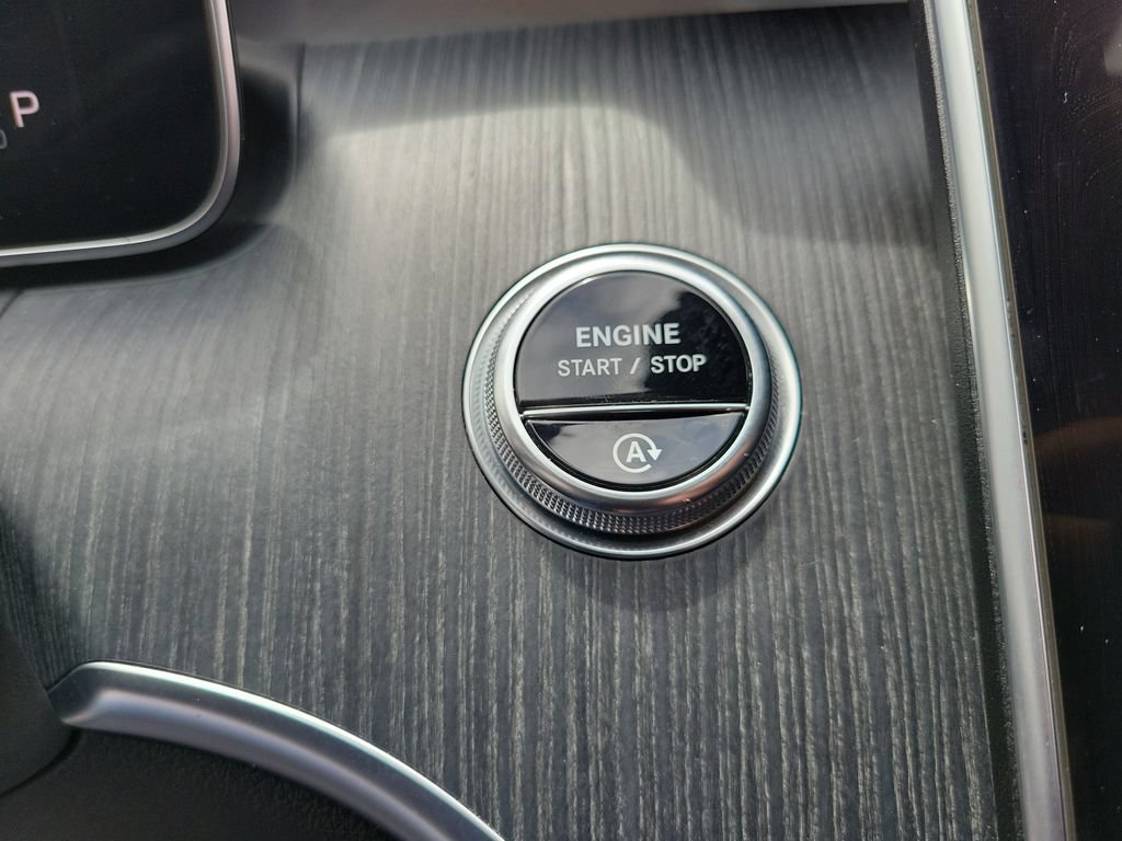 Used 2022 Mercedes-Benz C 300 Sedan image 26