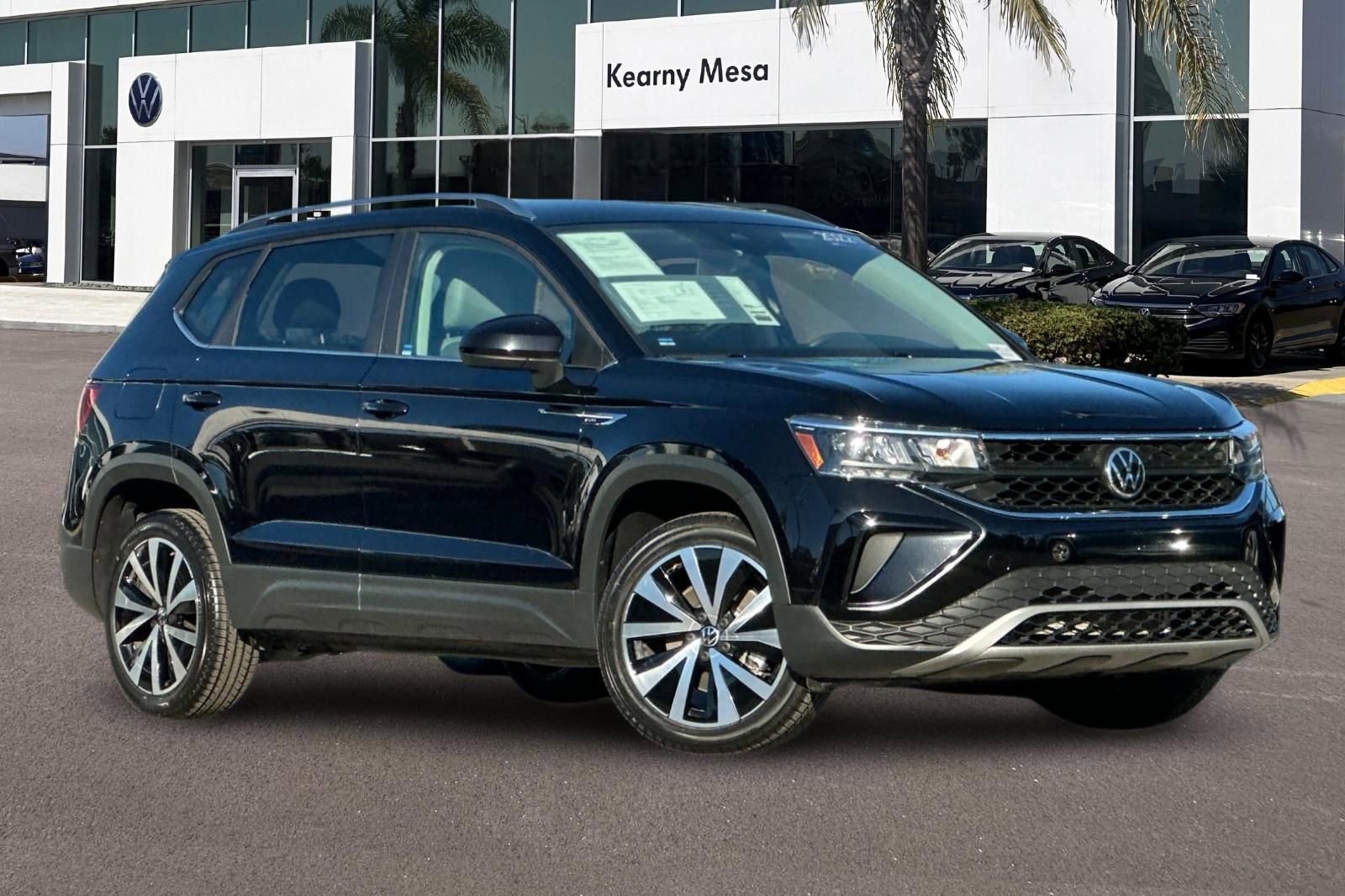 Used 2022 Volkswagen Taos SE w/ IQ.Drive SE Package FWD image 2