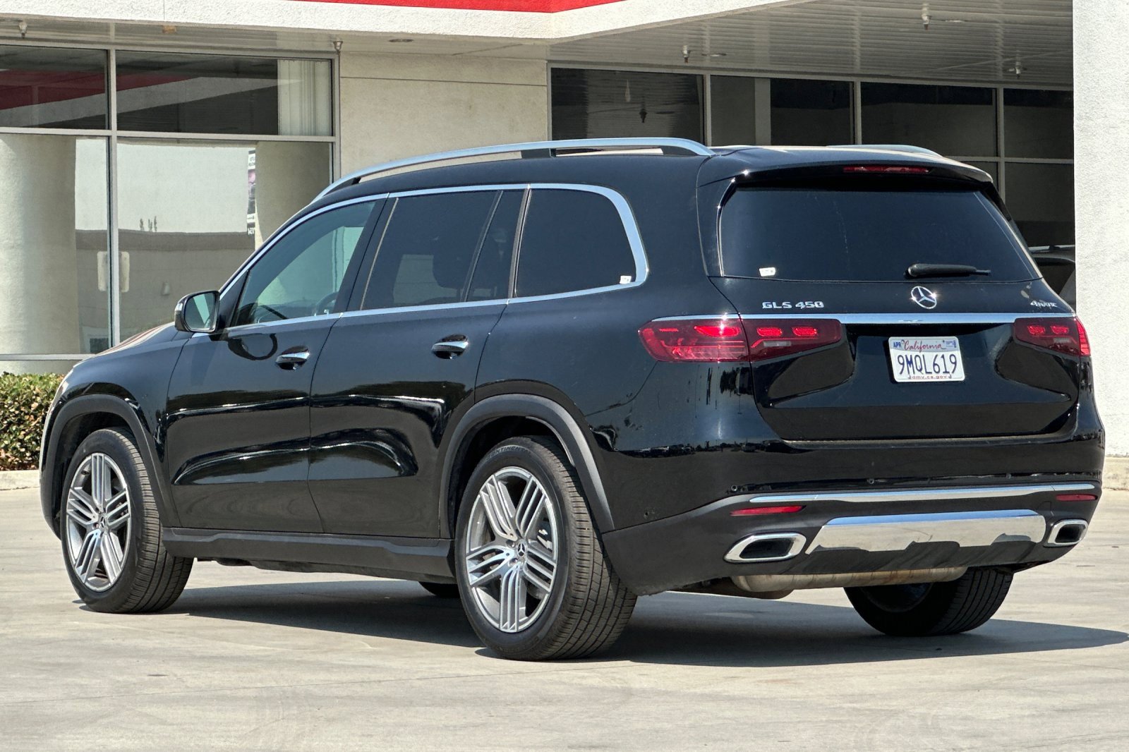 Used 2024 Mercedes-Benz GLS 450 4MATIC image 4