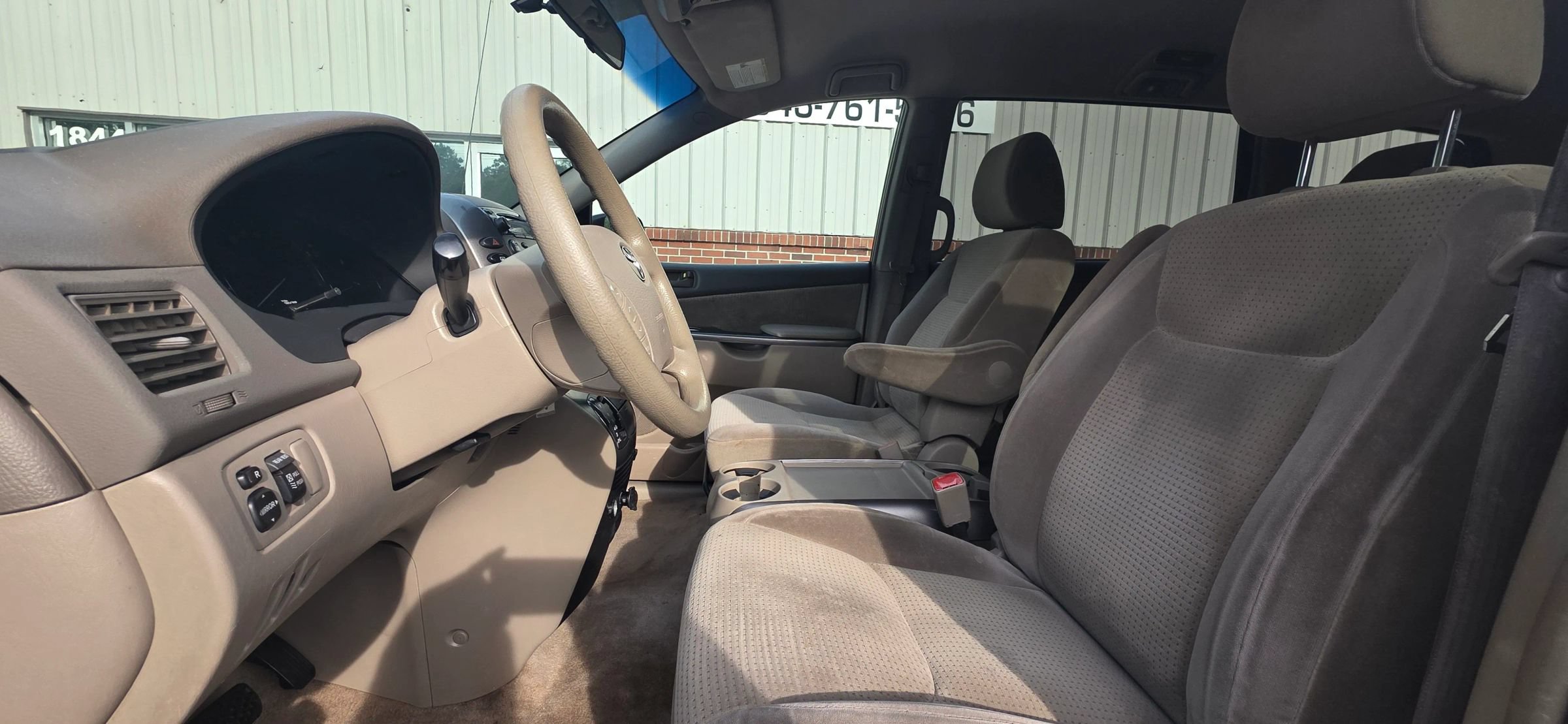 Used 2010 Toyota Sienna CE FWD image 10
