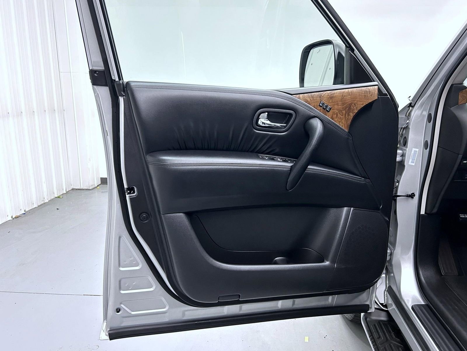 Used 2024 Nissan Armada SL AWD/4WD image 9